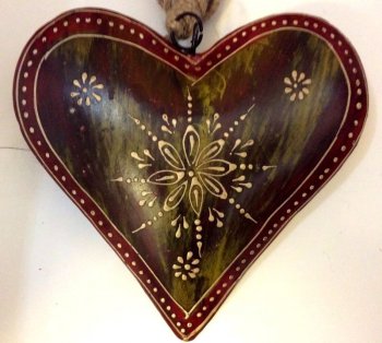 Coeur vert vieilli, bombé, décoré de fleurs et points blancs, bordure rouge, 16x16x3 cm, métal