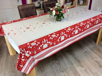 Nappe Cervin Montagne double bordure, chalets, sapins, rennes, coeurs, gris souris-rouge, rouge-vert ou gris perle-rouge, fond perle, rectangulaire,100% coton