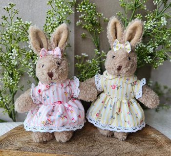 Peluche lapine, robe jaune ou robe rose, polyester, 15 cm